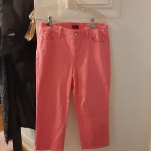 N d pink crop  capris